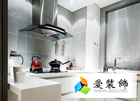 挑选瓷砖带瓶水好坏见分晓