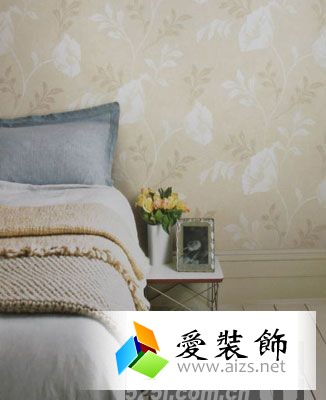 壁纸铺贴常见问题解析及注意事项